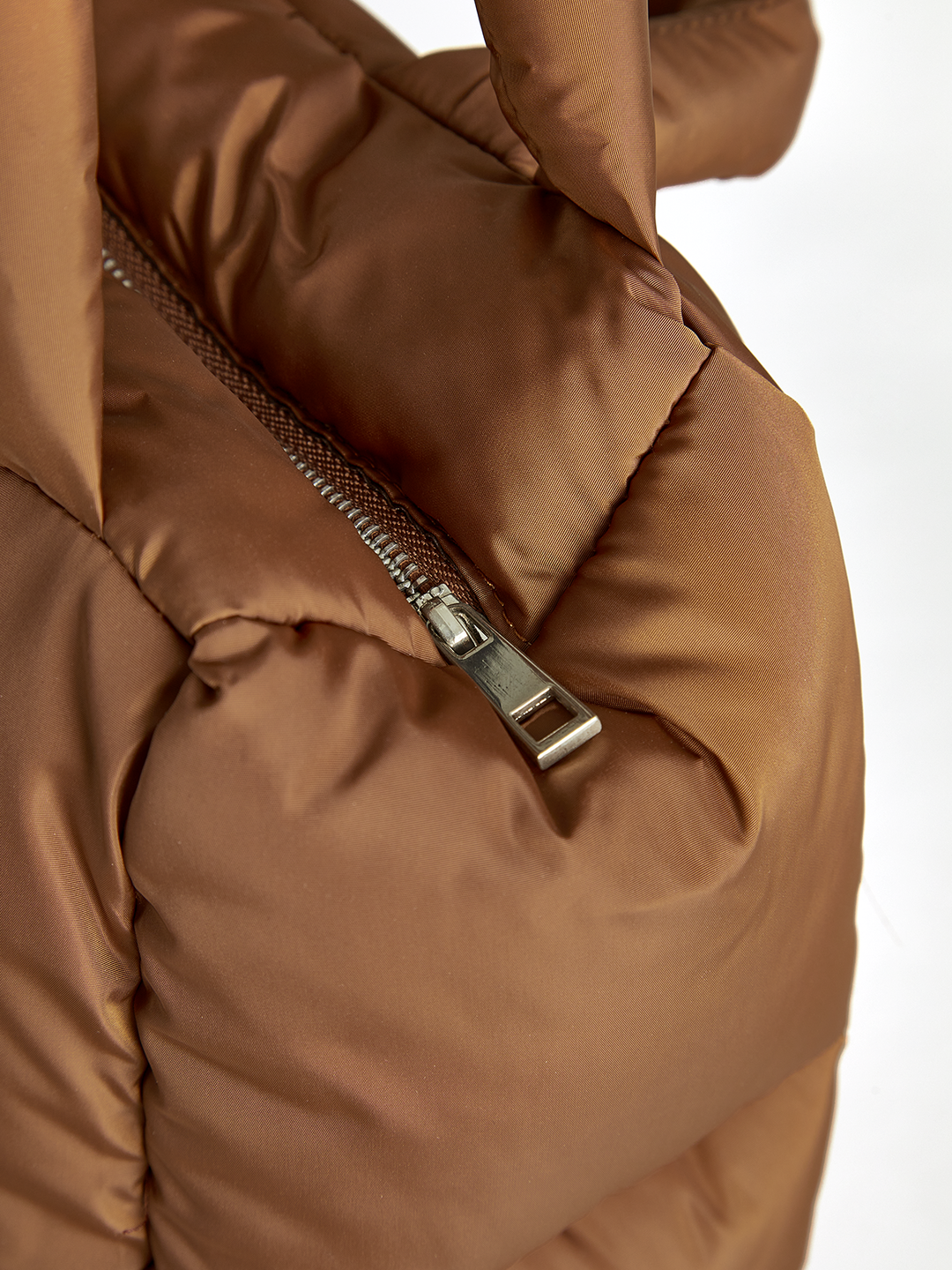 Dolgulu Fermuarlı Çanta