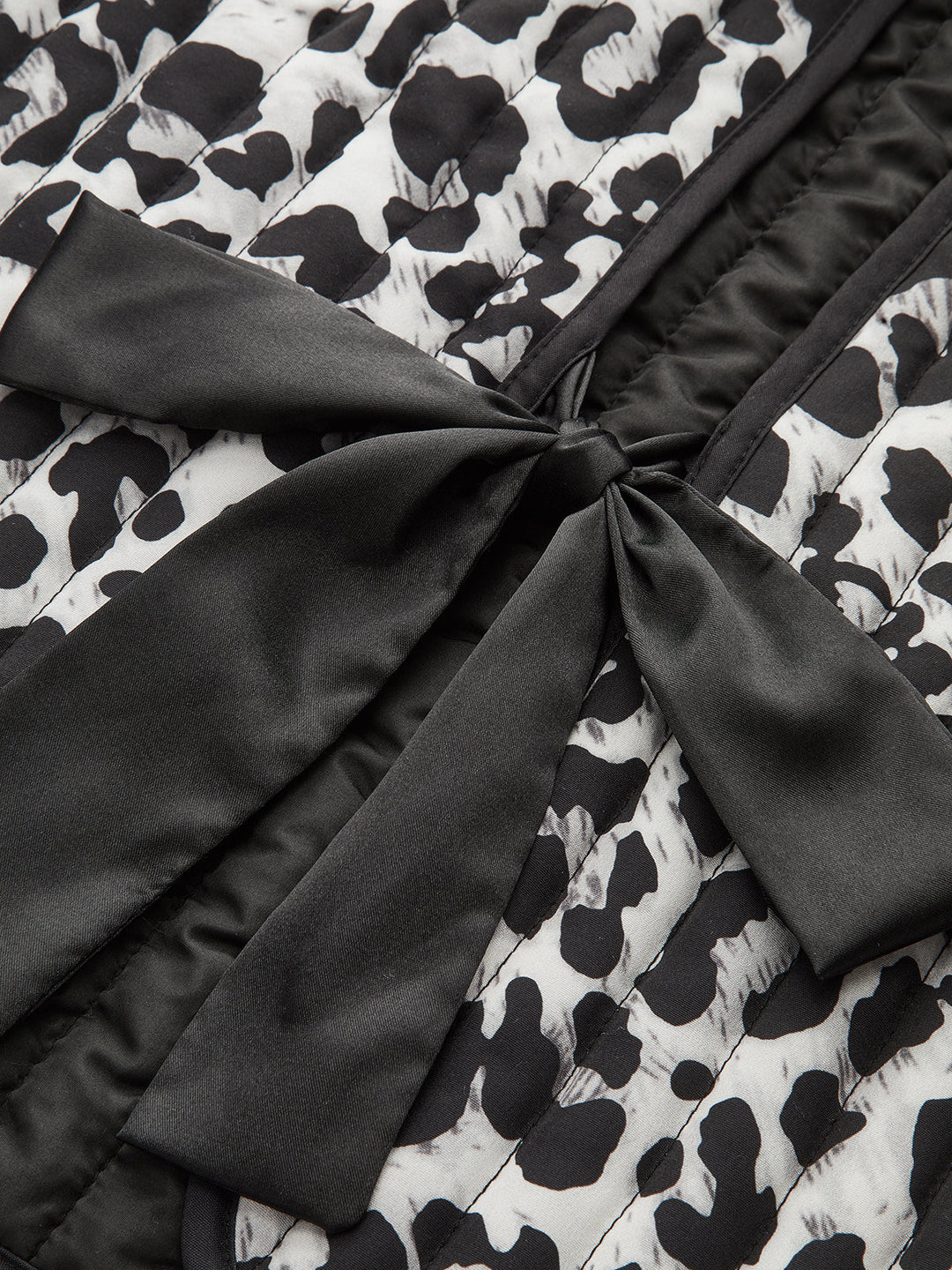 Leopar Desenli Matlaşali Yelek ve Süslemeli Papyon