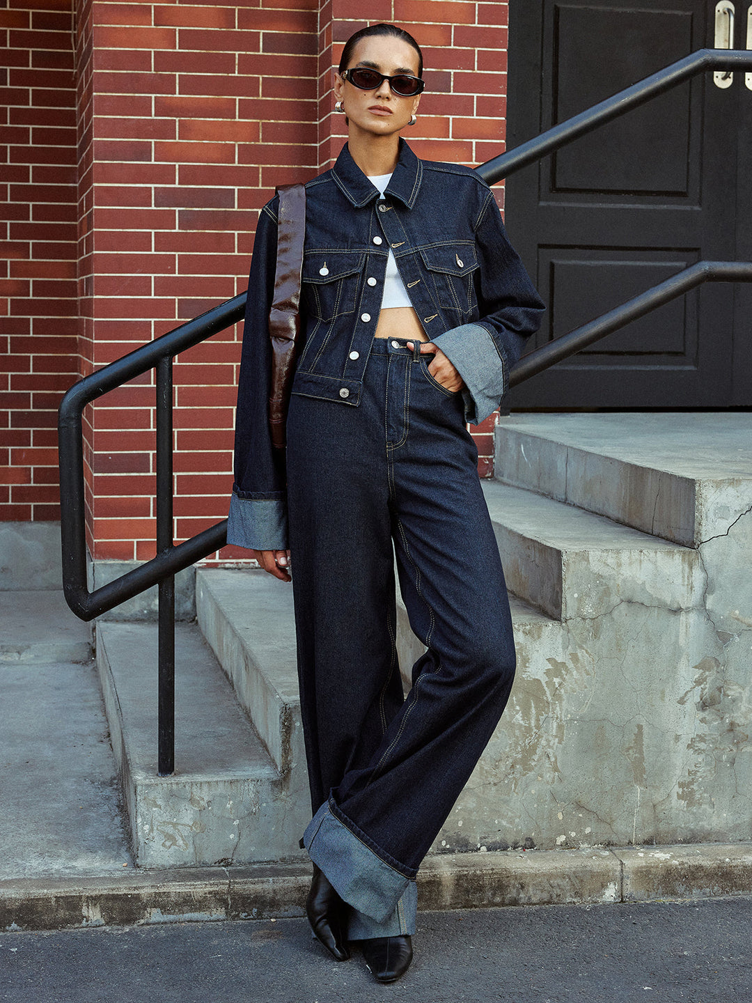 Yüksek Bel Paça Katlamalı Bol Paça Kot Pantolon