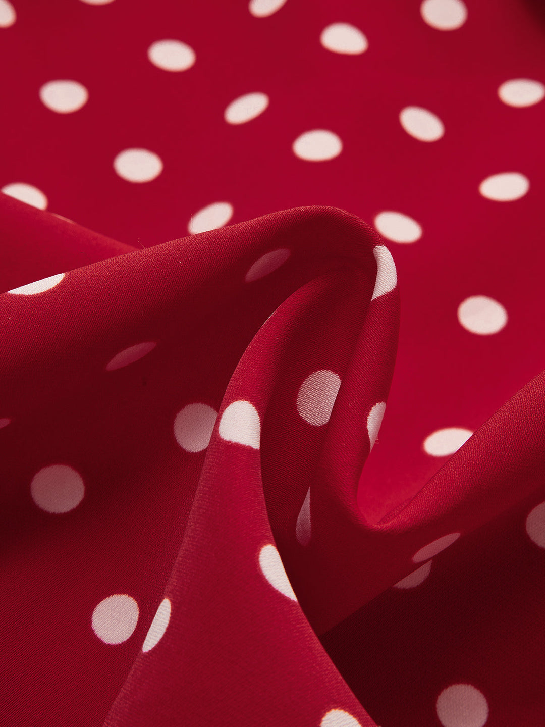 Комплект от топ и пола с шарка на точки 